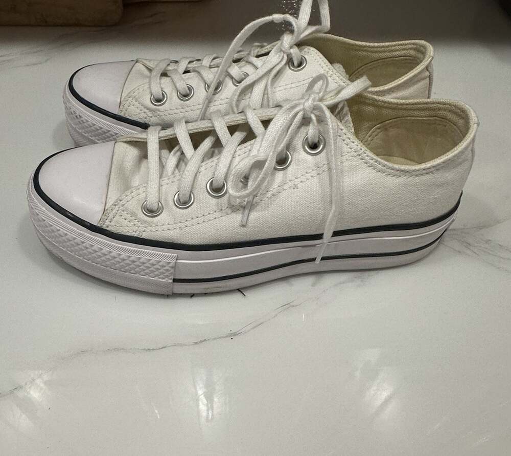 Converse Lift Platform Sneakers White Chuck Taylor All Star Women’s Size 6 EUC